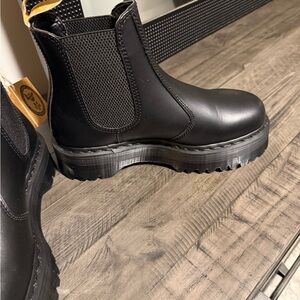 BNWT - Dr. Martens Black Chunky Chelsea Boots - Size 39 (Women’s 8)